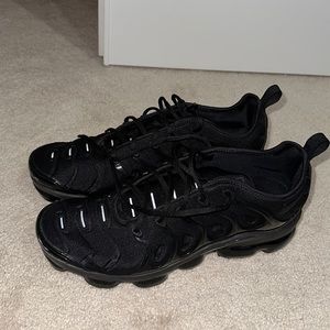 Nike Vapormax Plus shoes- Size 11.5 Color Black